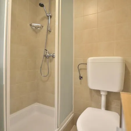 Stari Grad Apartment *